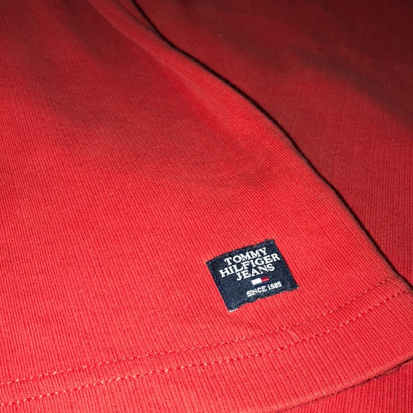 Tommy Hilfiger Red Vintage T - Picture 4 of 4